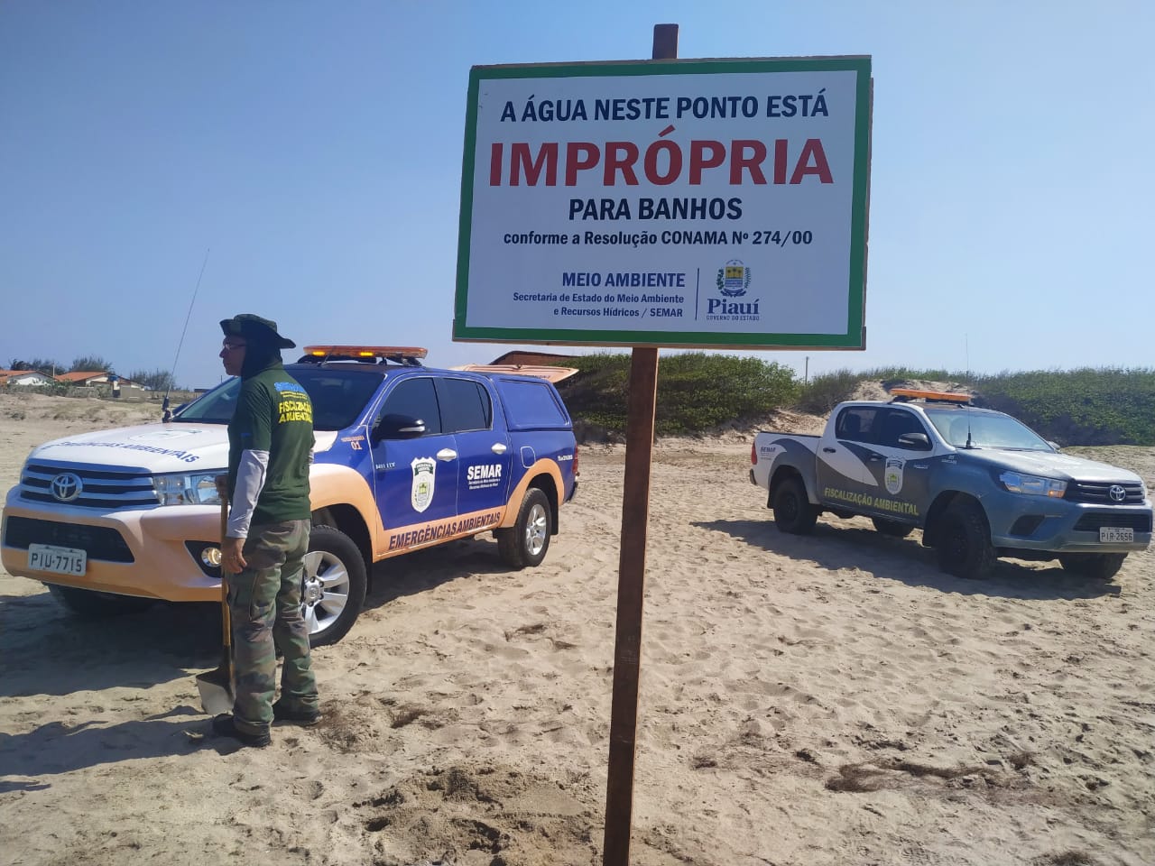 Placa indicativa instalada nas praias do Piauí